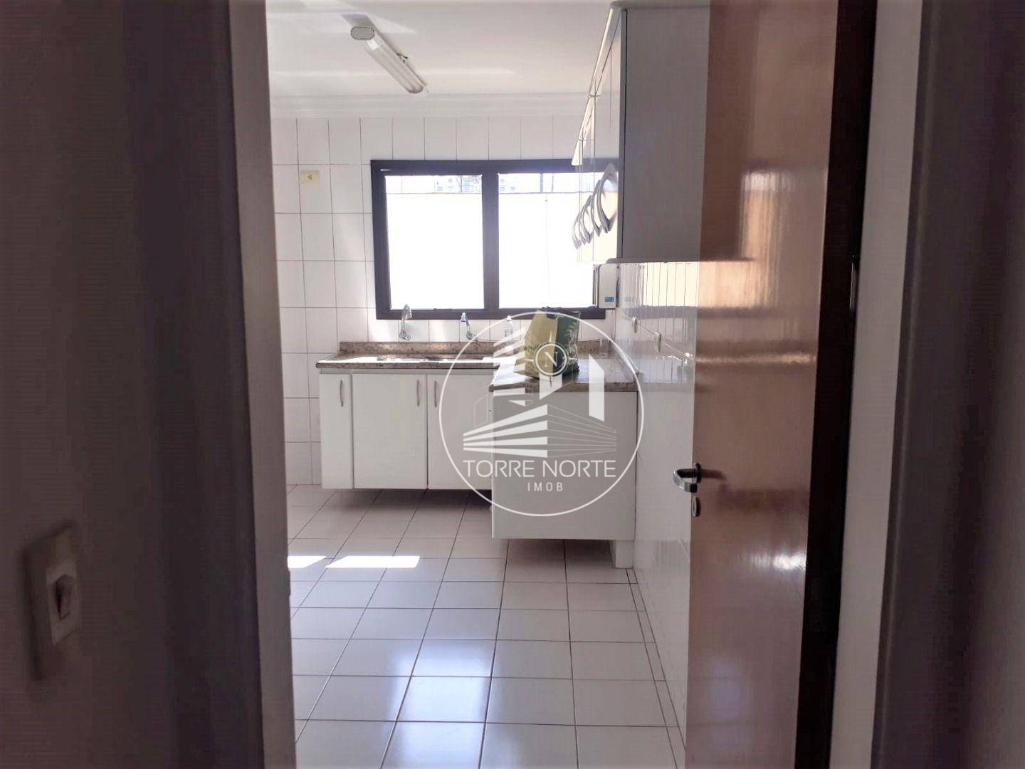 Apartamento para alugar com 4 quartos, 143m² - Foto 16