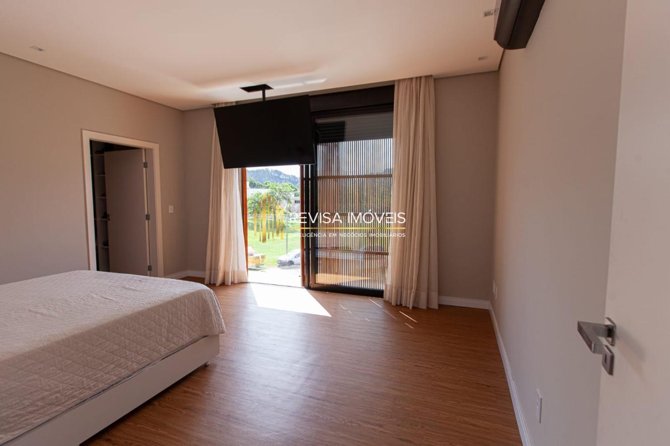 Casa de Condomínio à venda com 4 quartos, 400m² - Foto 9