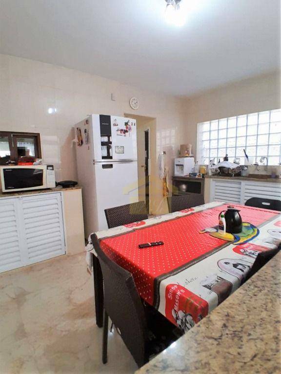 Sobrado à venda com 3 quartos, 230m² - Foto 4