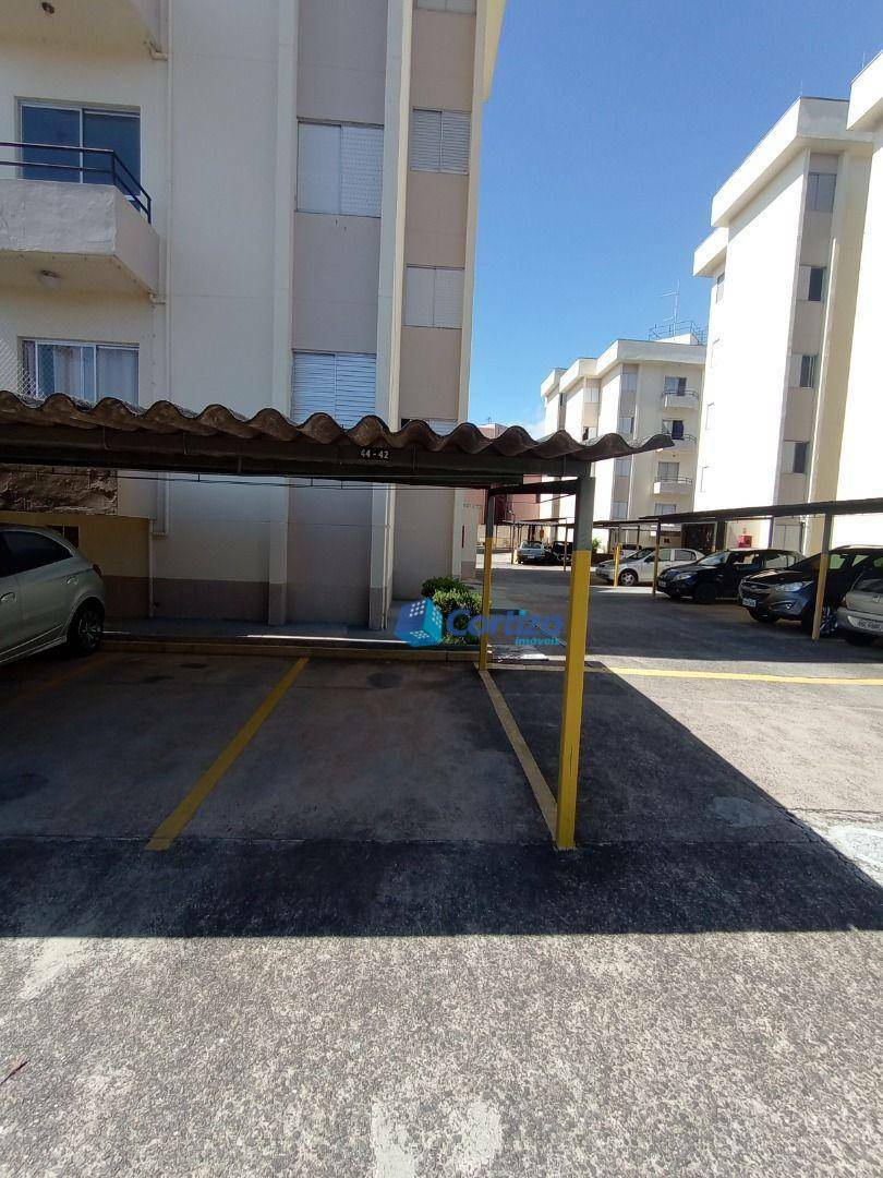 Apartamento para alugar com 2 quartos, 65m² - Foto 13