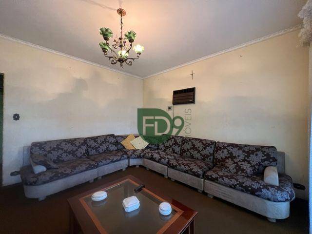 Casa, 3 quartos, 196 m² - Foto 2