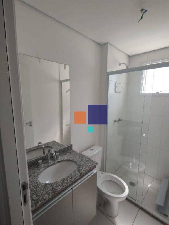 Apartamento para alugar com 2 quartos, 64m² - Foto 11