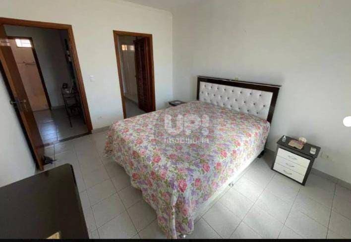 Casa à venda com 3 quartos, 196m² - Foto 7