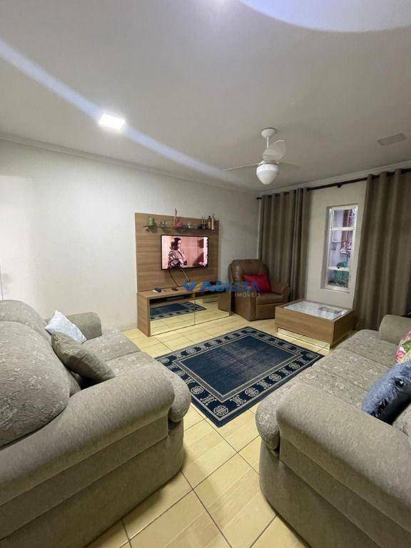 Sobrado à venda com 4 quartos, 200m² - Foto 1