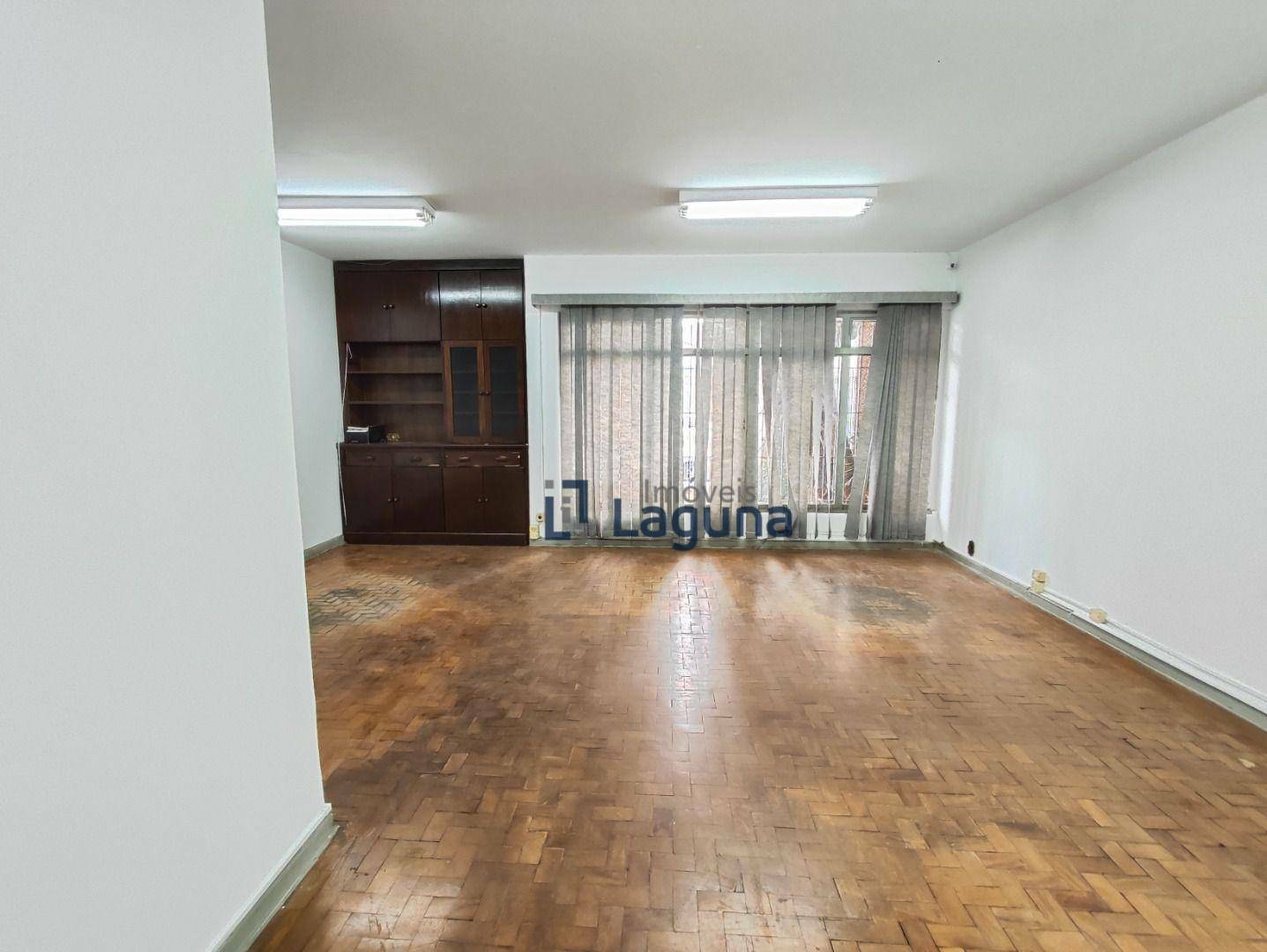 Casa para alugar com 3 quartos, 285m² - Foto 8