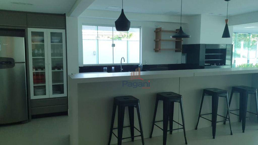 Apartamento para alugar com 2 quartos, 70m² - Foto 15