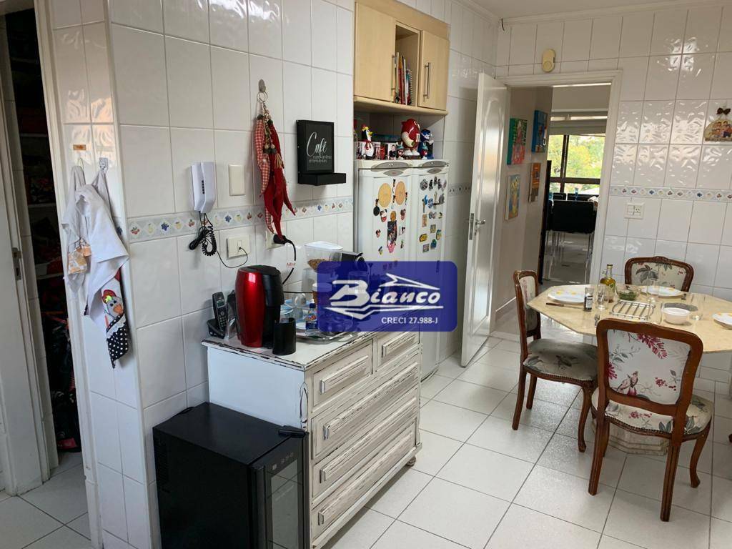 Apartamento à venda com 3 quartos, 200m² - Foto 25