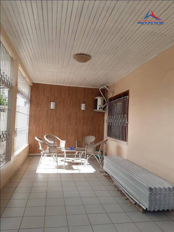 Casa à venda com 3 quartos, 300m² - Foto 17