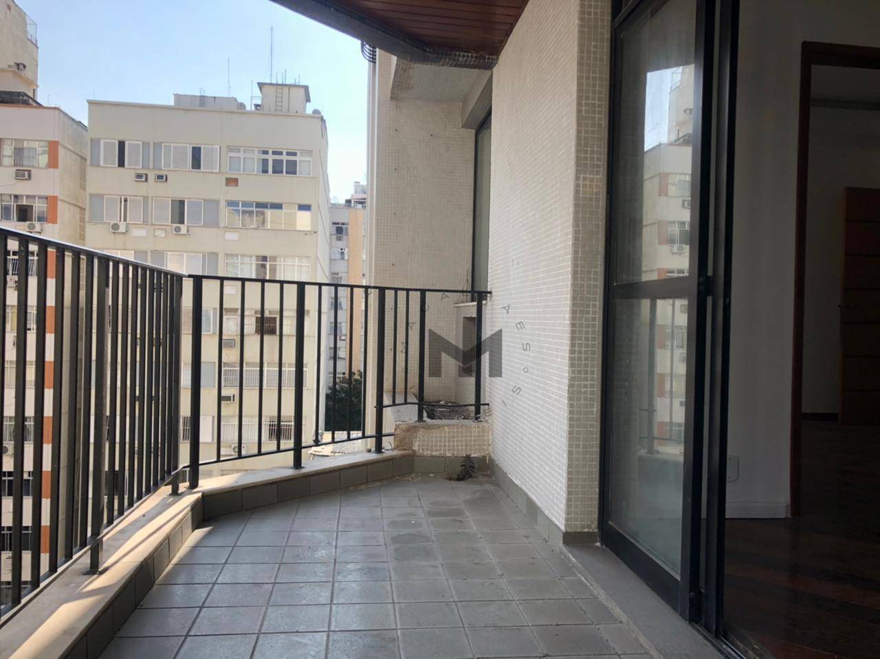 Apartamento à venda com 3 quartos, 130m² - Foto 4