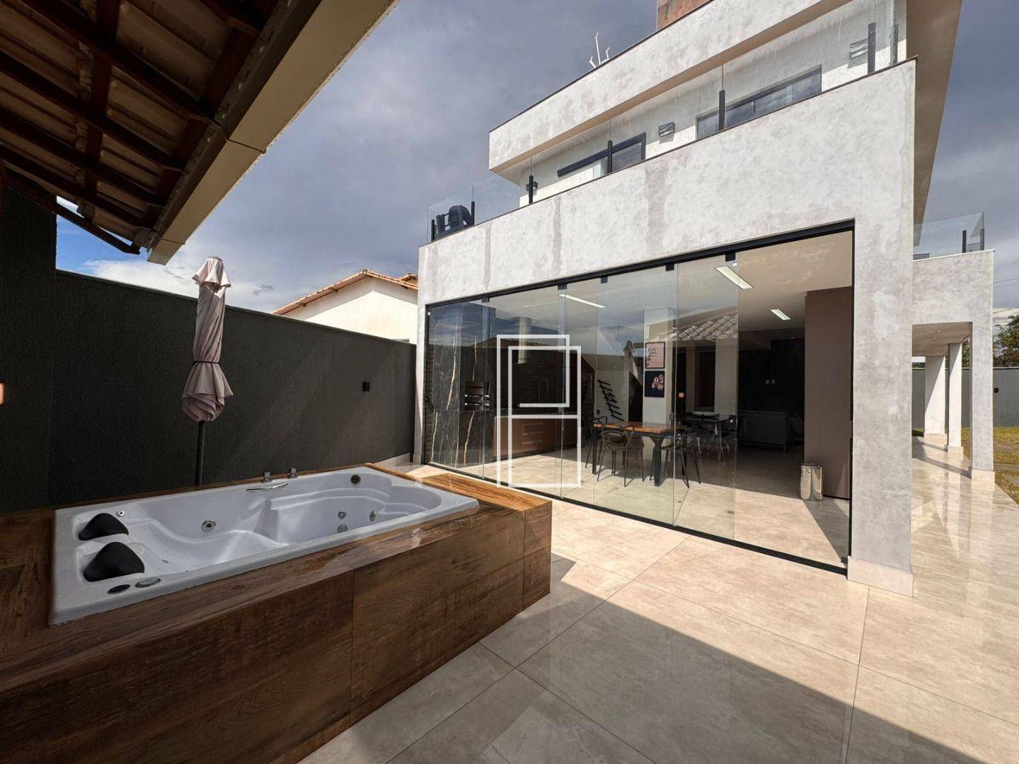 Casa à venda com 3 quartos, 180m² - Foto 2