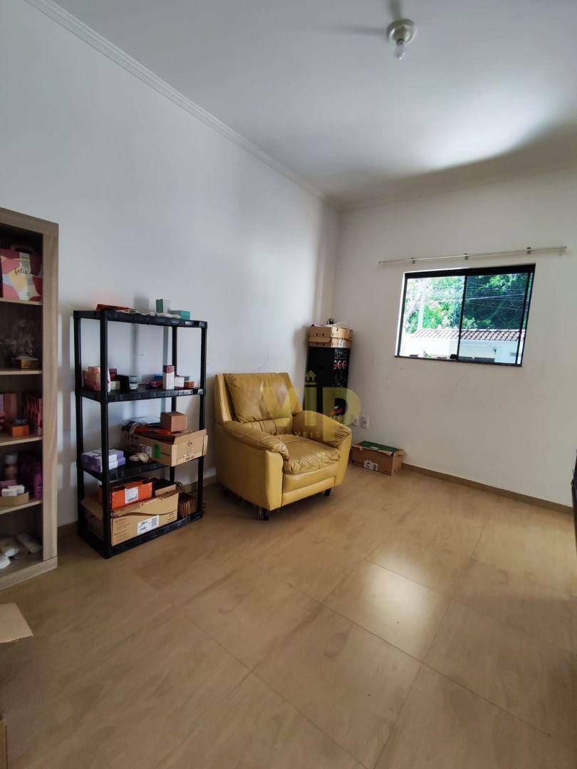 Casa à venda com 3 quartos, 232m² - Foto 18