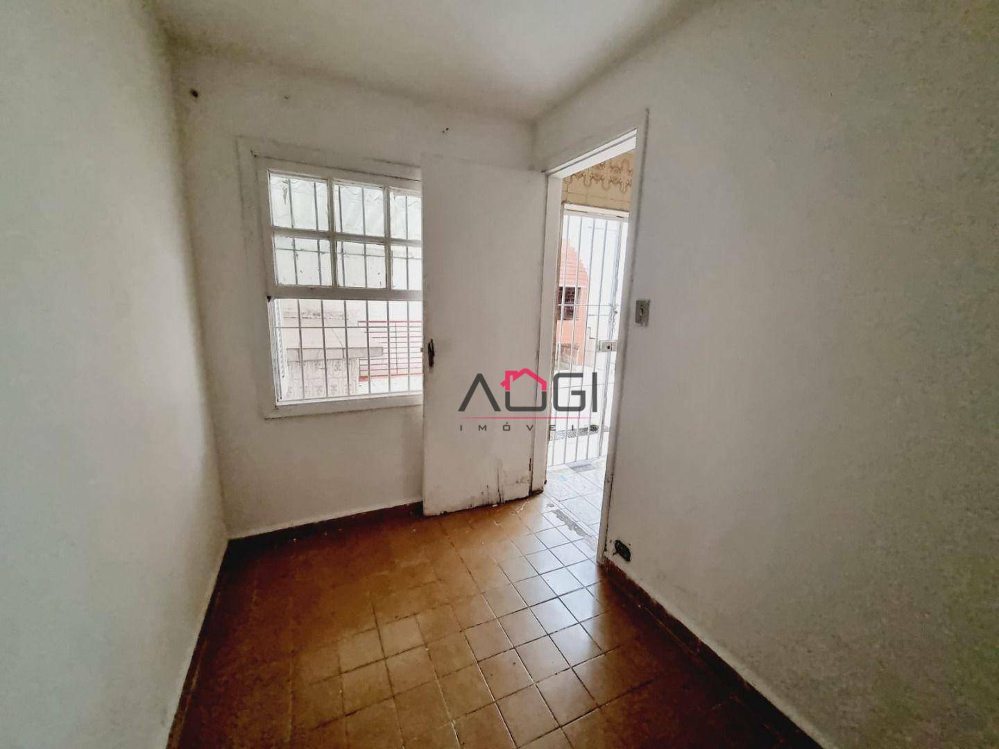 Sobrado à venda e aluguel com 4 quartos, 193m² - Foto 1