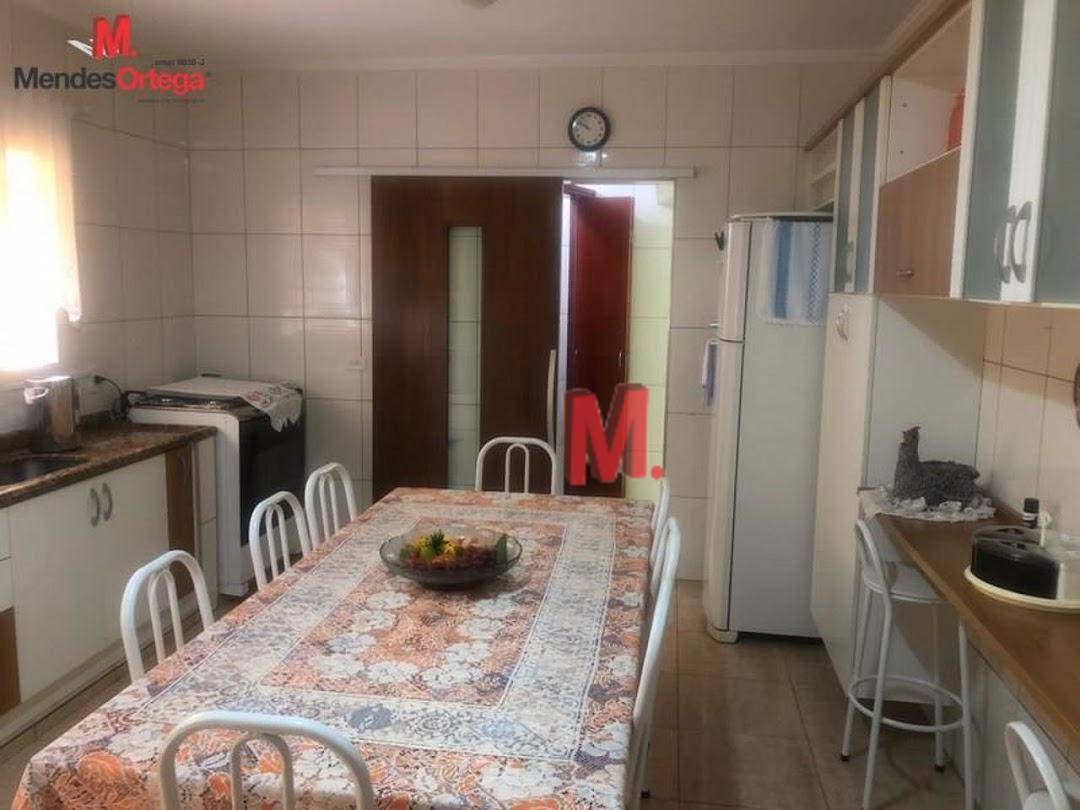 Casa à venda com 4 quartos, 239m² - Foto 18