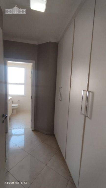 Apartamento para alugar com 3 quartos, 320m² - Foto 17