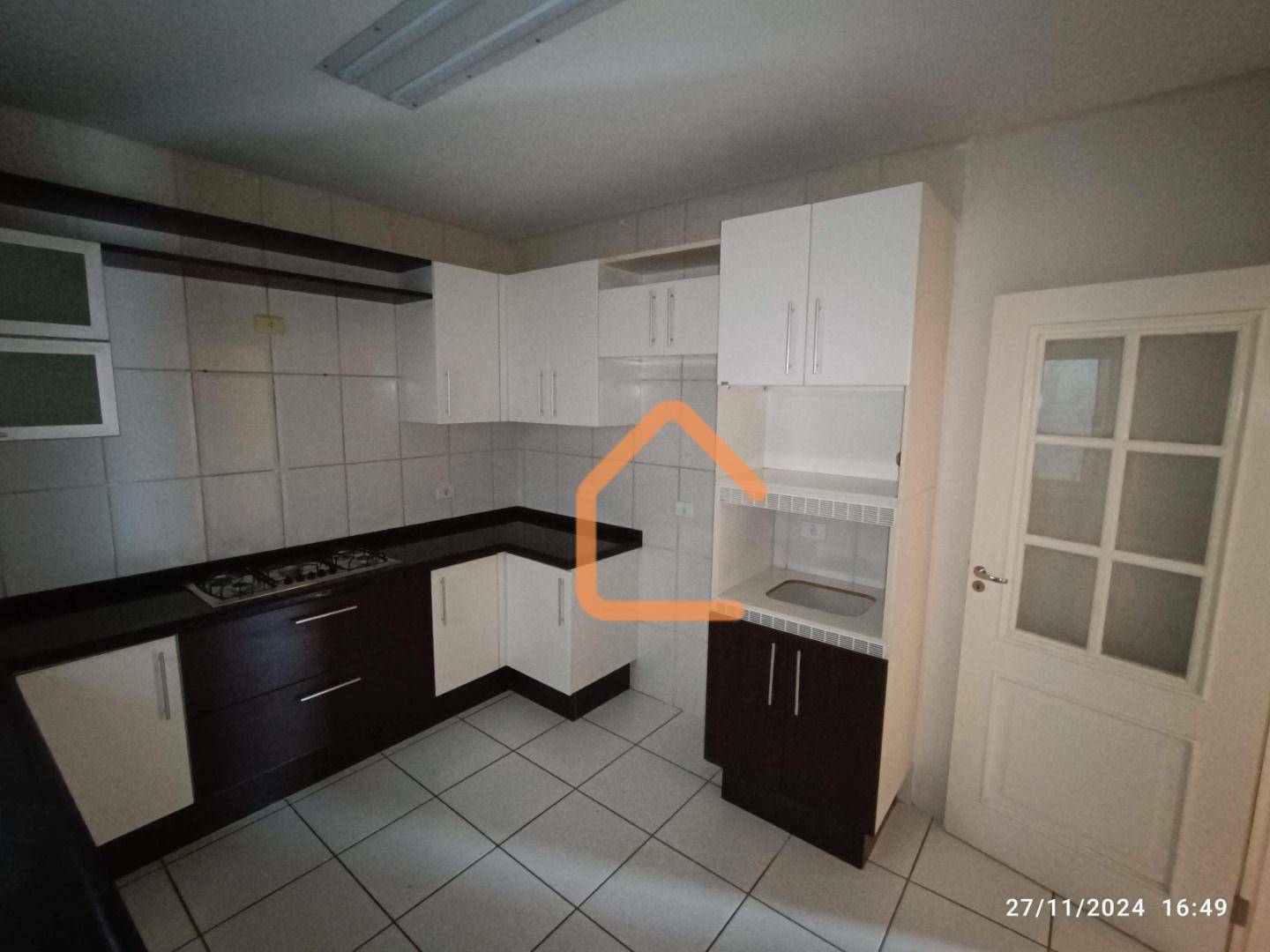 Apartamento para alugar com 3 quartos, 140m² - Foto 7