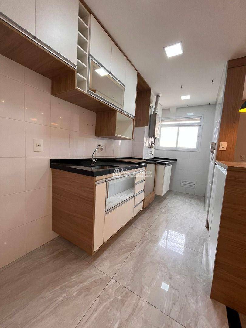 Apartamento à venda com 2 quartos, 65m² - Foto 4