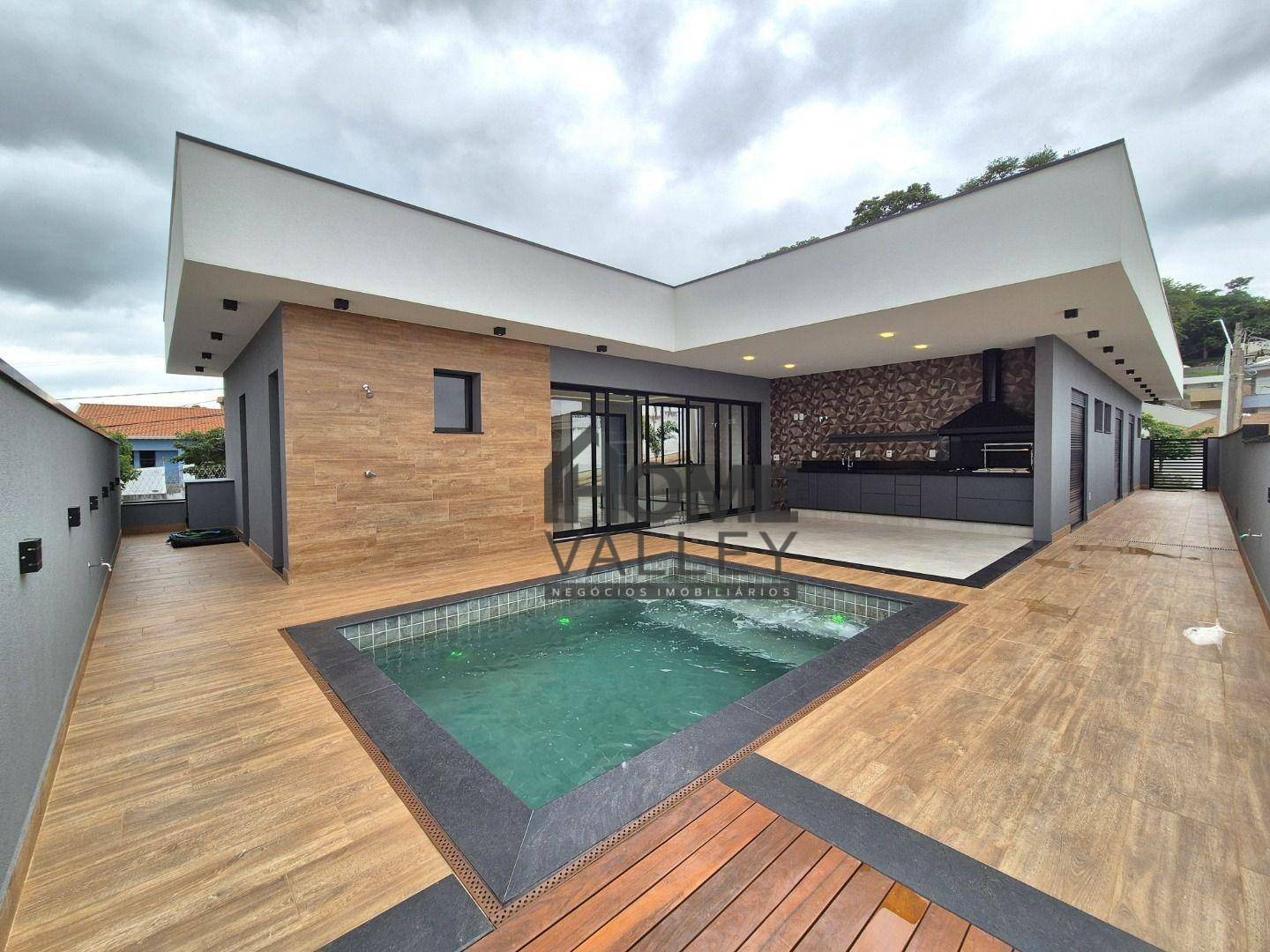 Casa de Condomínio à venda com 4 quartos, 358m² - Foto 17