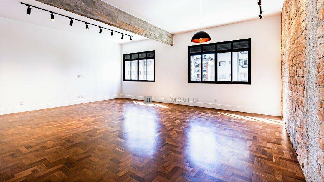 Apartamento à venda com 3 quartos, 212m² - Foto 1