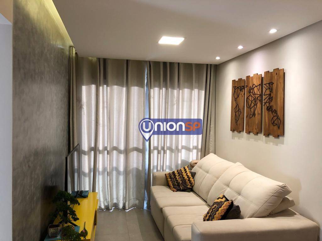 Apartamento à venda com 2 quartos, 62m² - Foto 1