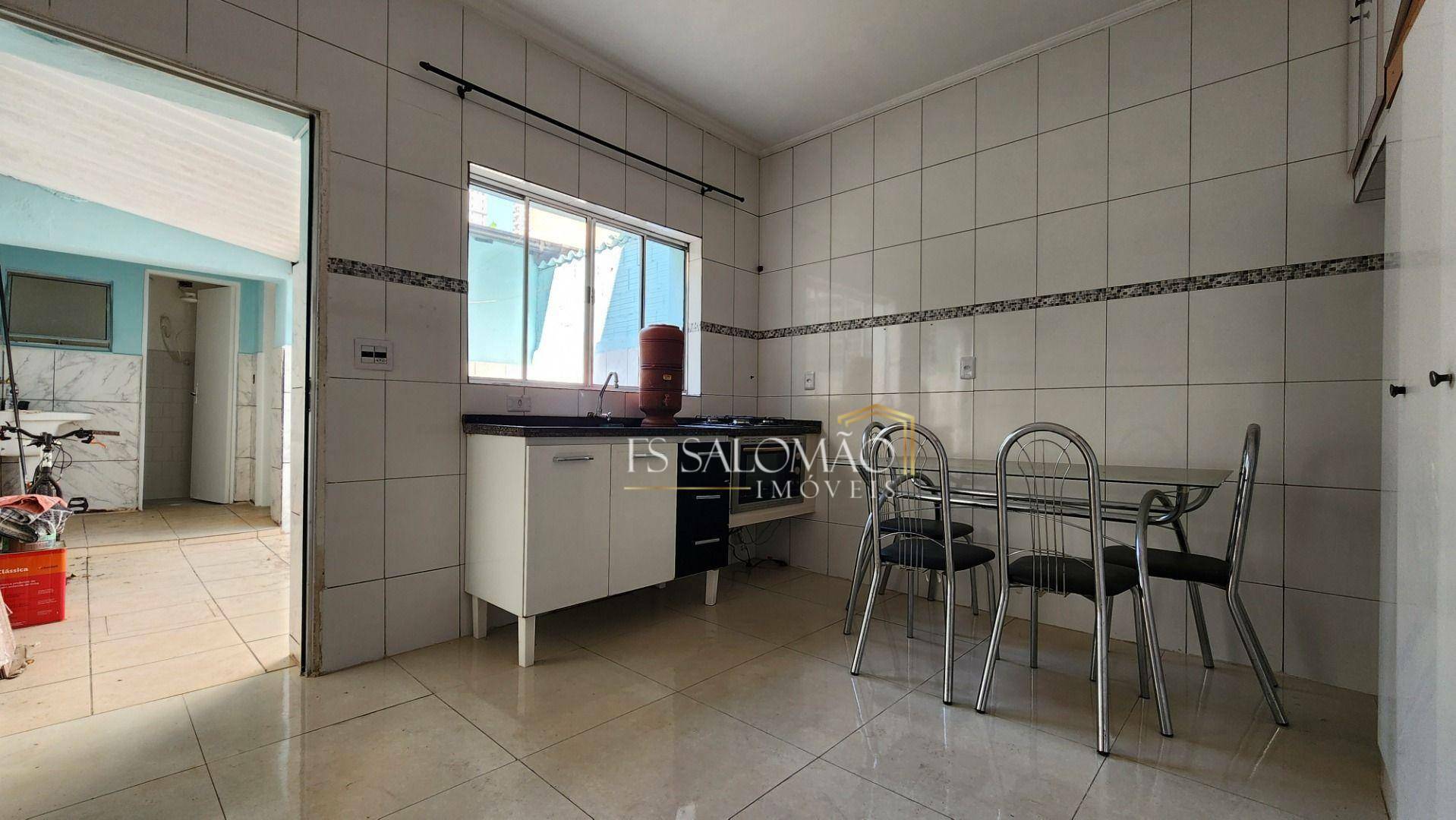 Casa à venda com 2 quartos, 100m² - Foto 4