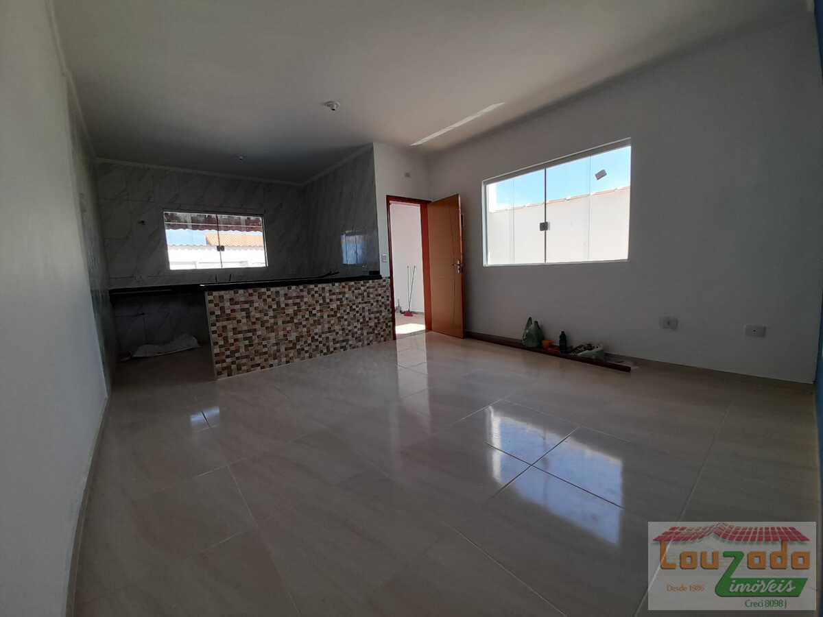 Casa à venda com 2 quartos, 150m² - Foto 4