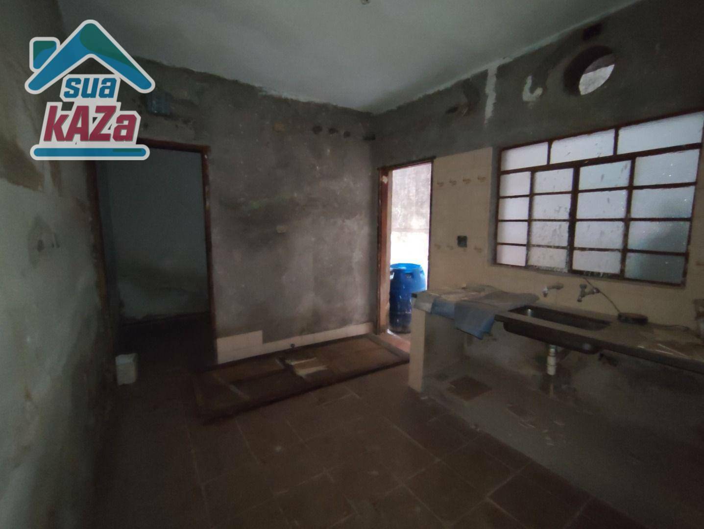 Casa à venda com 6 quartos, 230m² - Foto 8