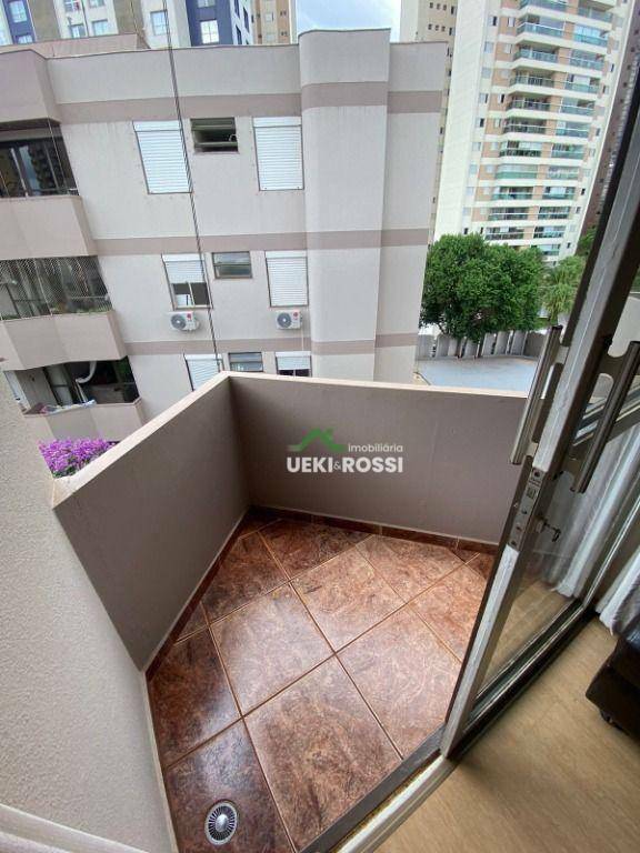 Apartamento à venda com 3 quartos, 98m² - Foto 3