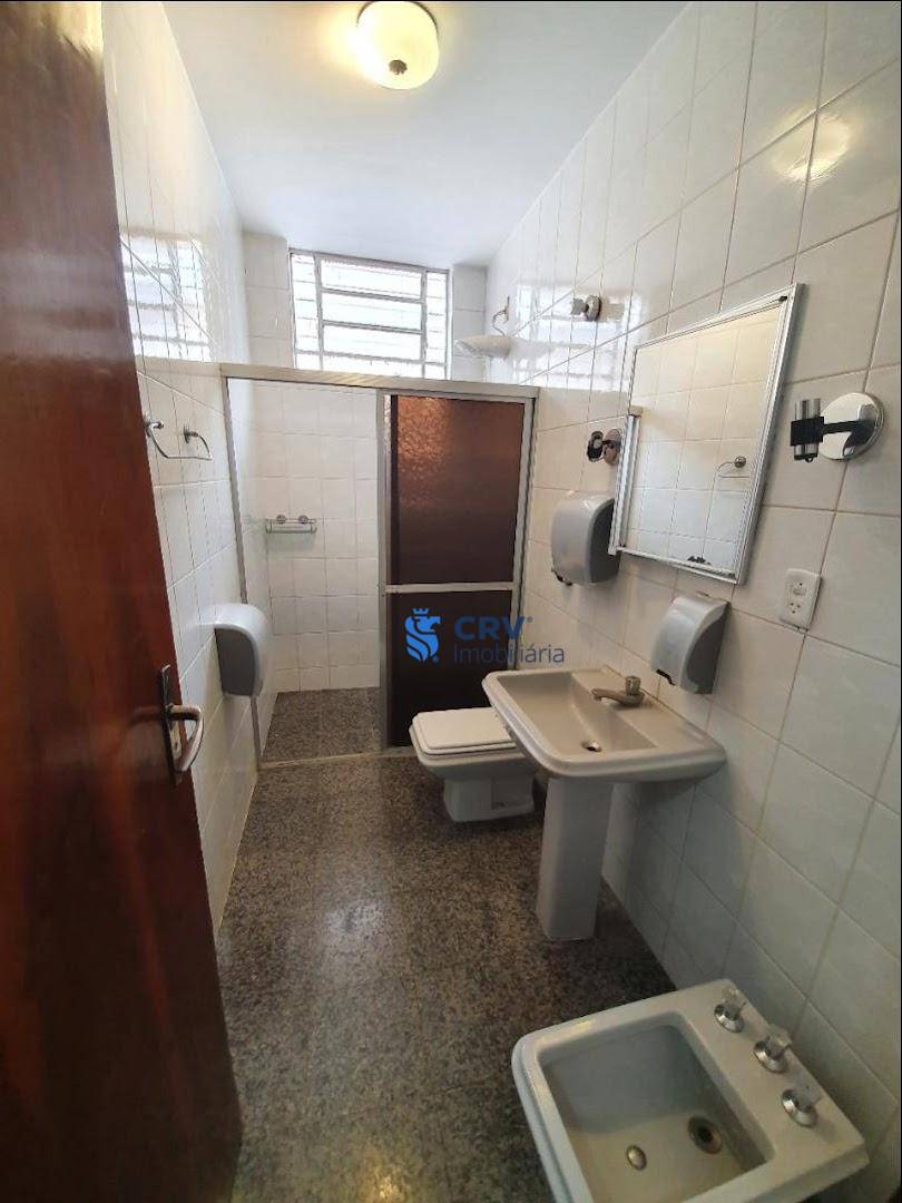 Casa à venda com 7 quartos, 230m² - Foto 11