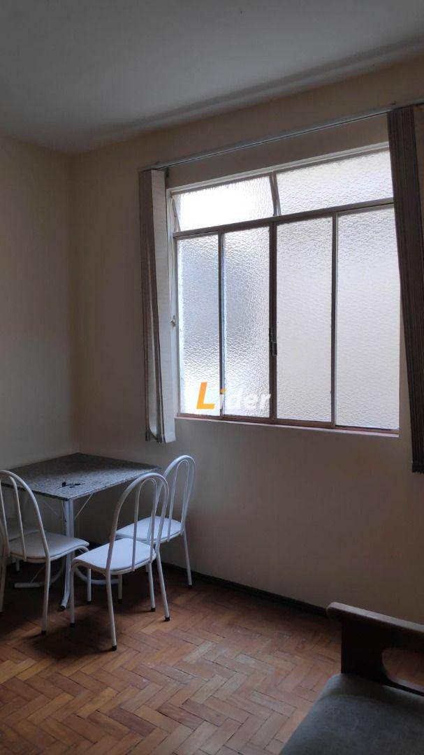 Apartamento para alugar com 2 quartos, 70m² - Foto 4