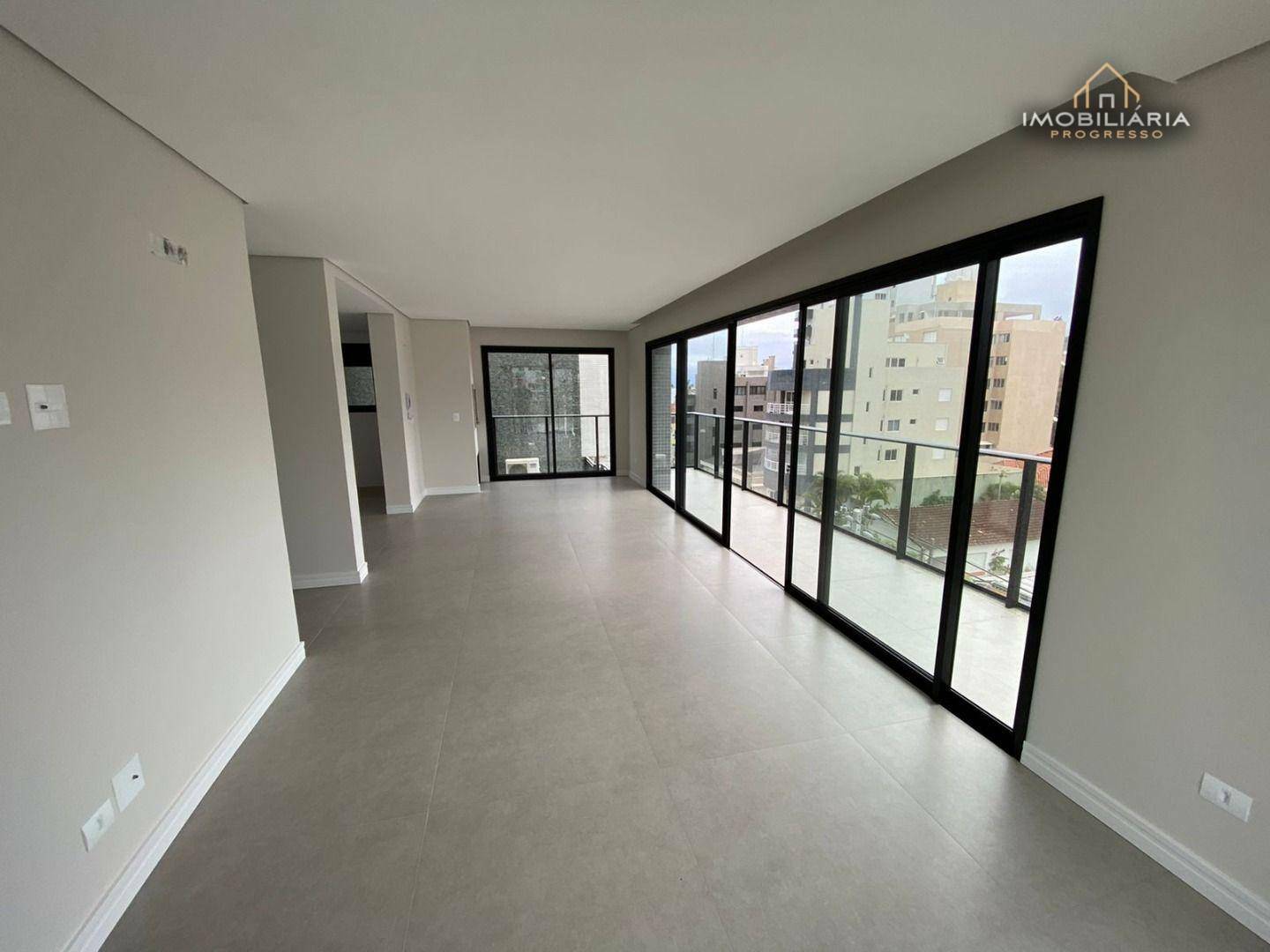 Apartamento à venda com 3 quartos, 136m² - Foto 6