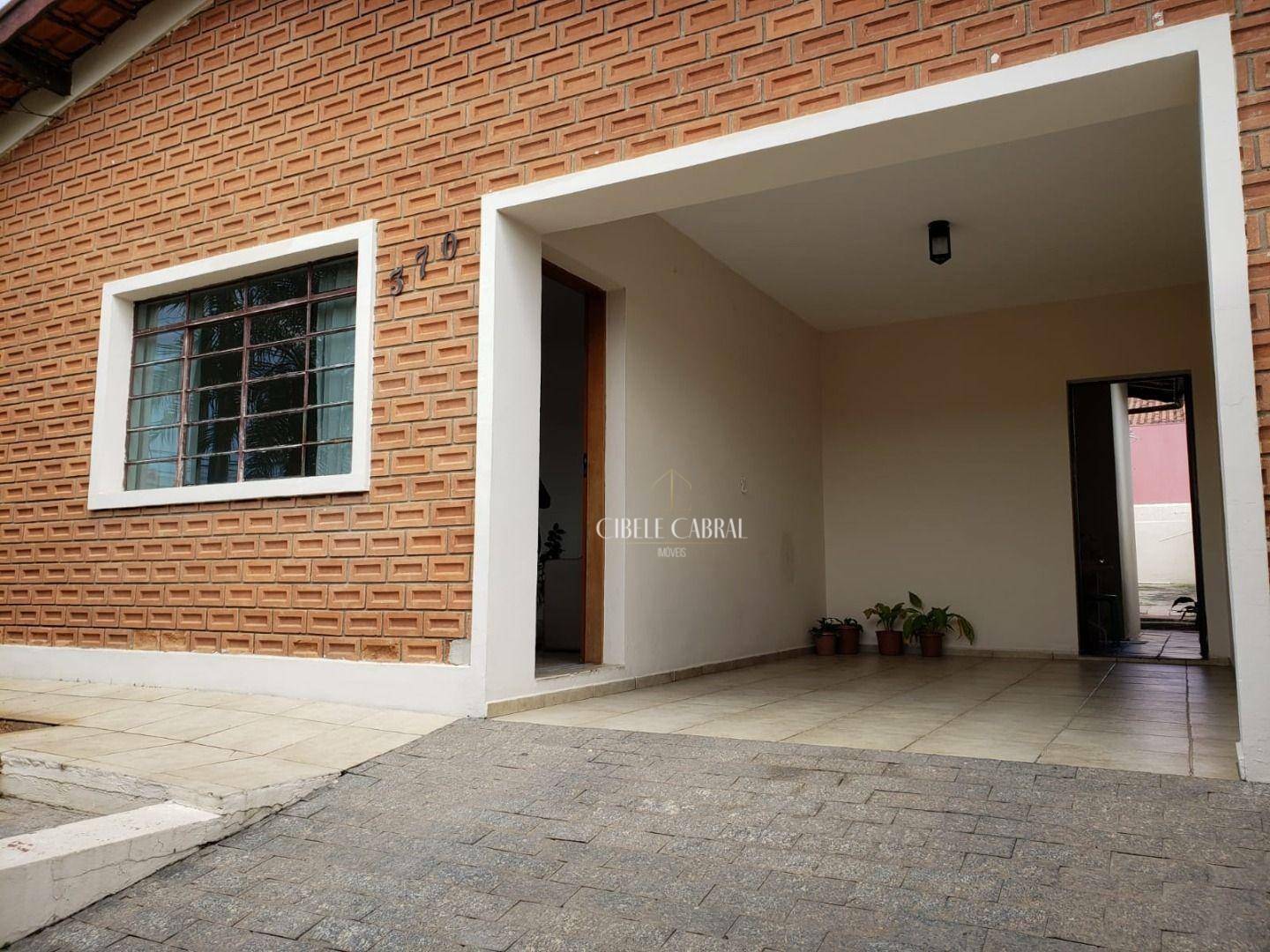 Casa à venda com 5 quartos, 167m² - Foto 2