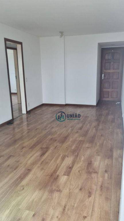 Apartamento à venda com 2 quartos, 71m² - Foto 4