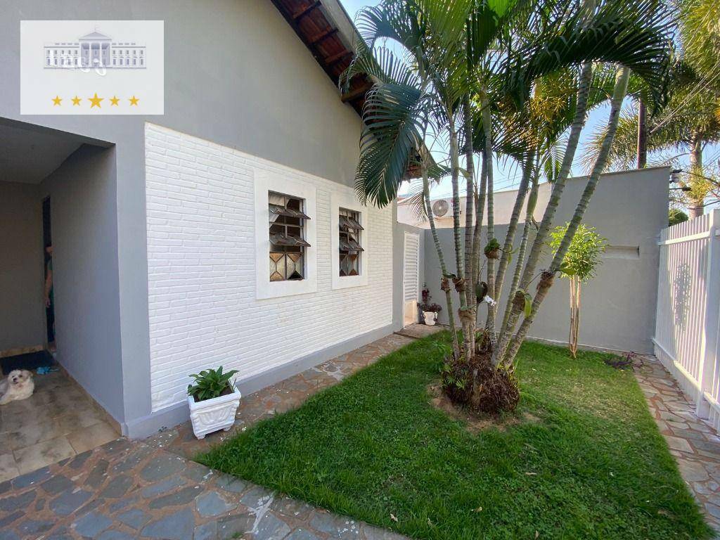 Casa à venda com 3 quartos, 173m² - Foto 1