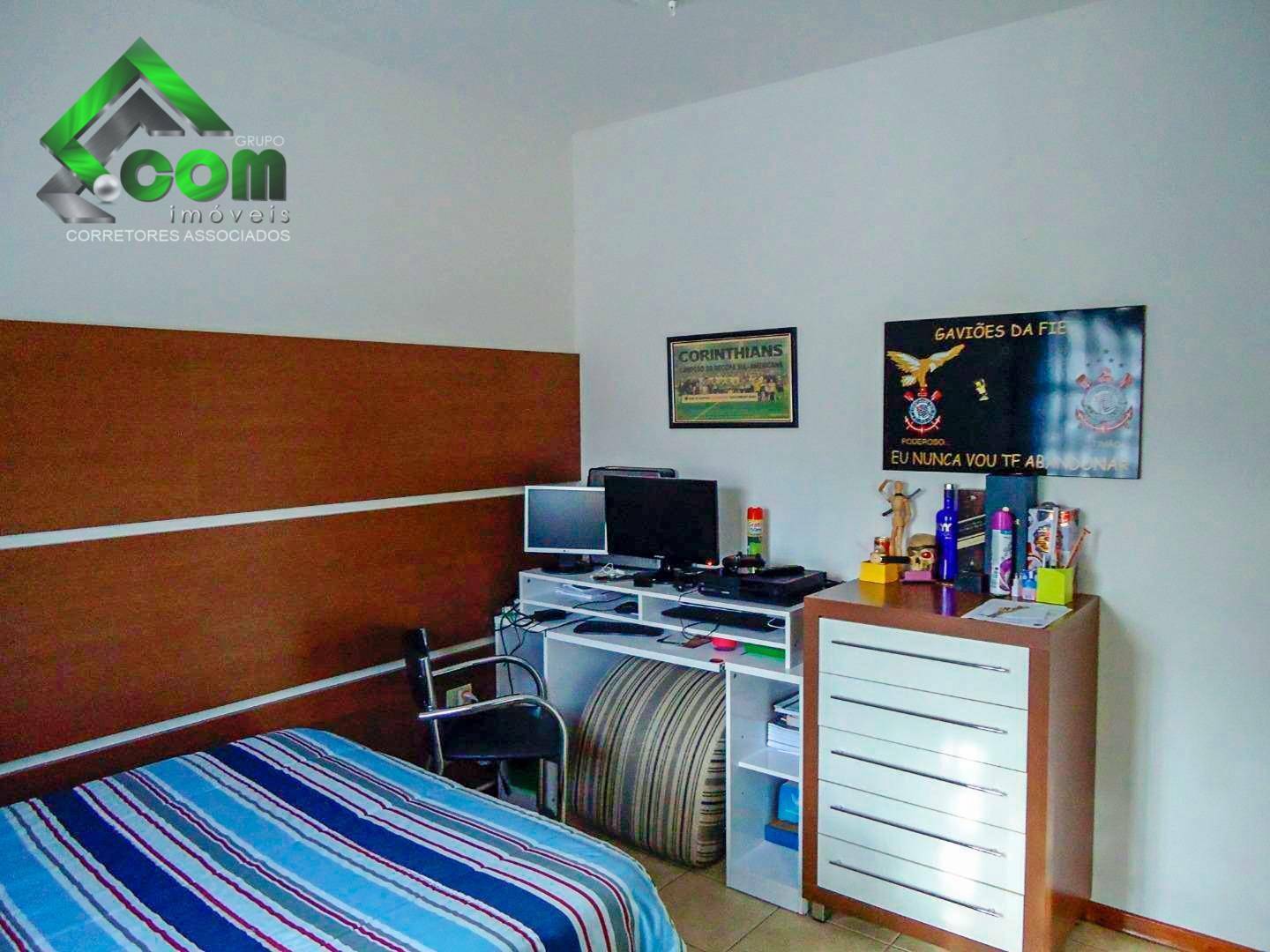 Casa à venda com 3 quartos, 240m² - Foto 30