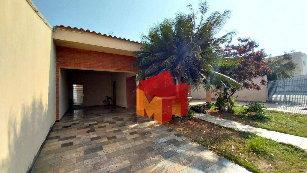 Casa à venda com 3 quartos, 197m² - Foto 1