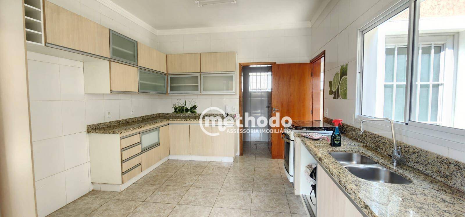 Casa à venda com 4 quartos, 330m² - Foto 13