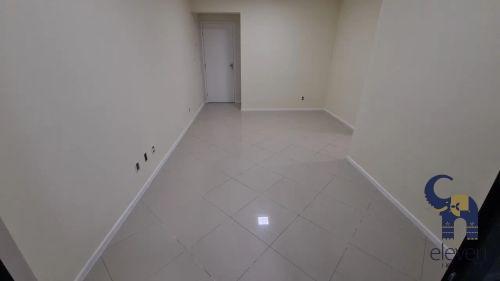 Apartamento à venda com 3 quartos, 75m² - Foto 8