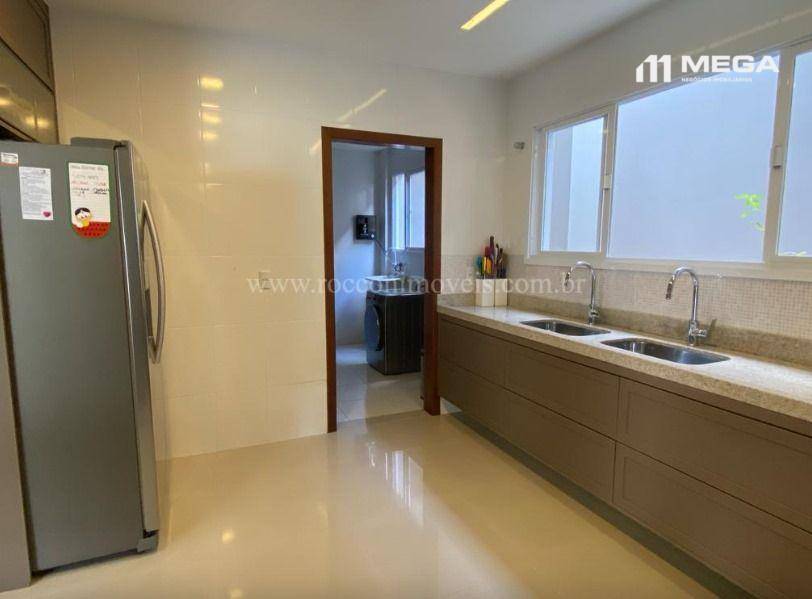 Casa à venda com 4 quartos, 250m² - Foto 21