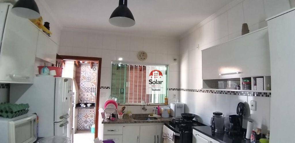 Casa à venda com 2 quartos, 80m² - Foto 3