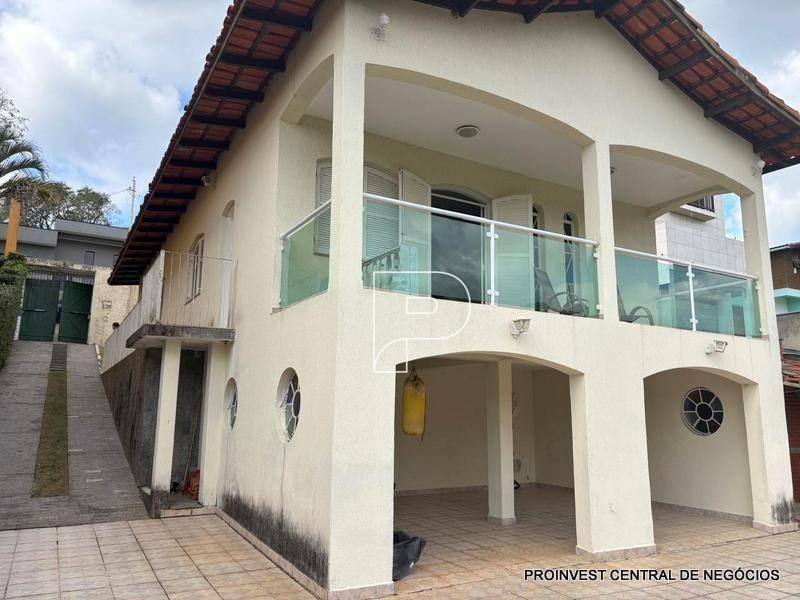 Casa de Condomínio à venda com 3 quartos, 200m² - Foto 1
