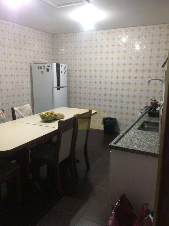 Casa à venda com 2 quartos, 200m² - Foto 8