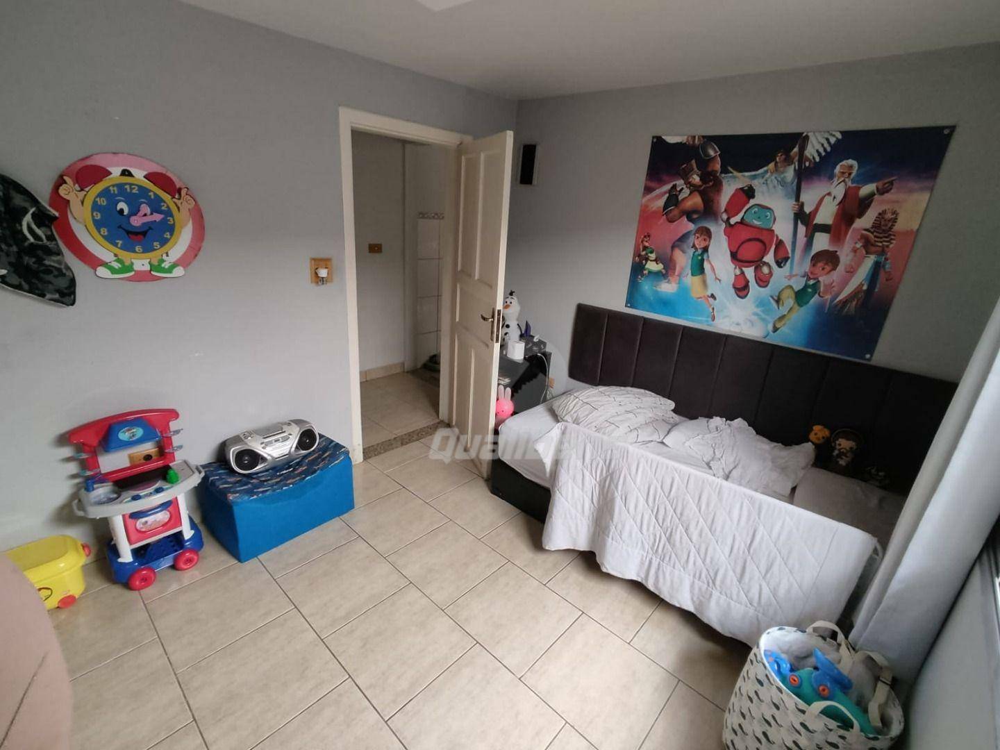 Casa à venda com 3 quartos, 214m² - Foto 8