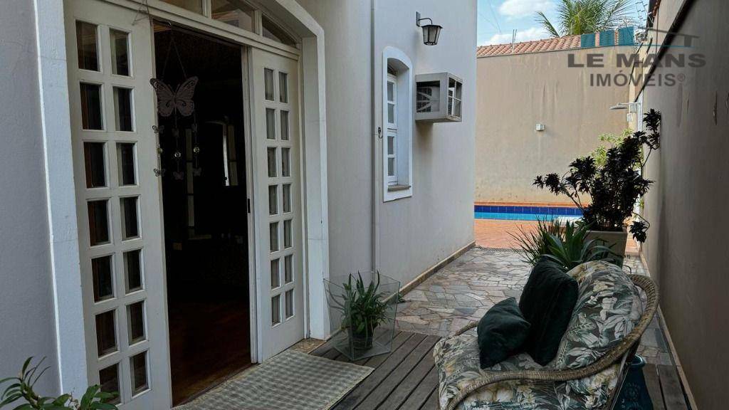 Casa à venda com 4 quartos, 180m² - Foto 12