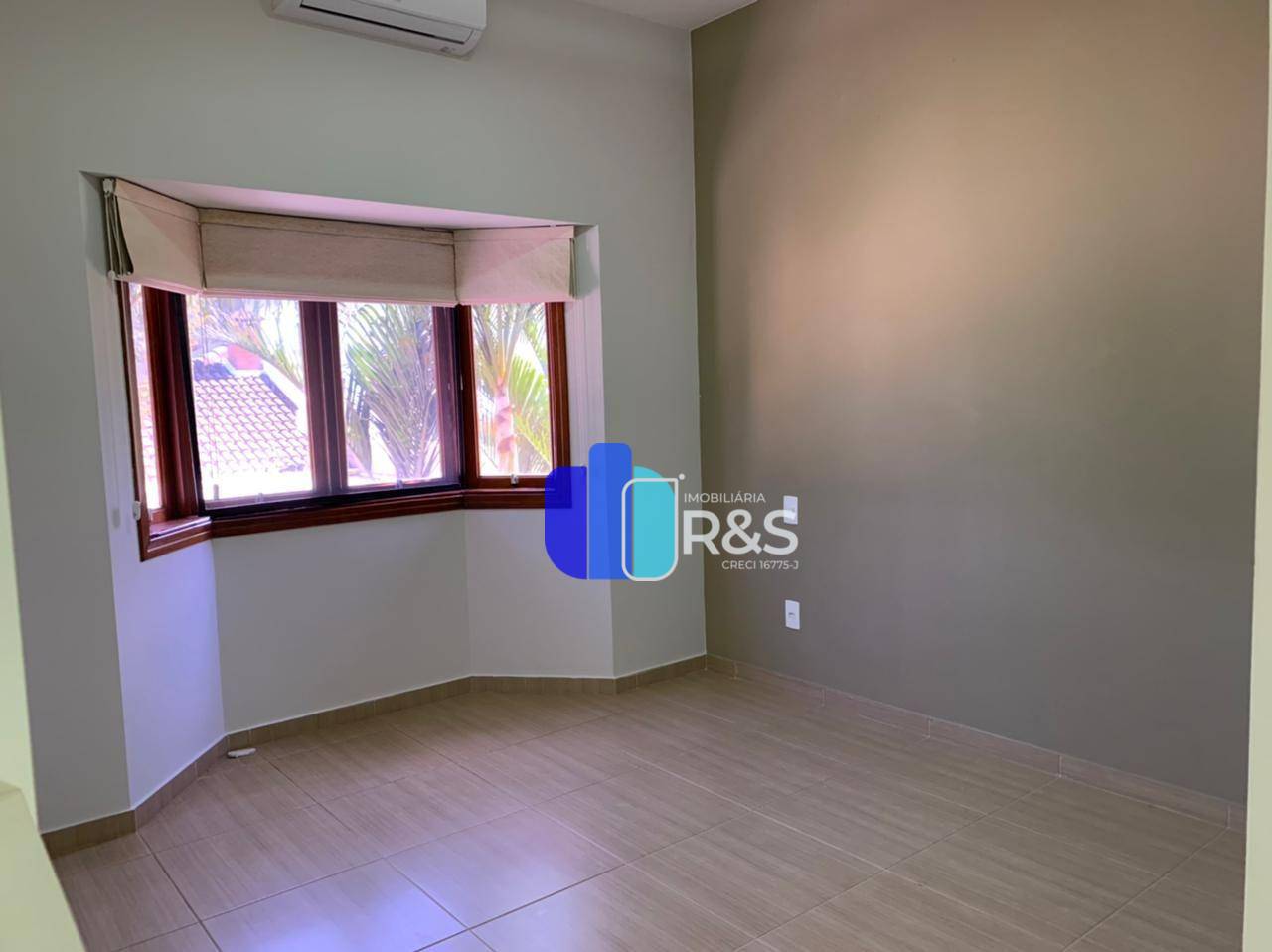 Casa de Condomínio para alugar com 3 quartos, 256m² - Foto 37