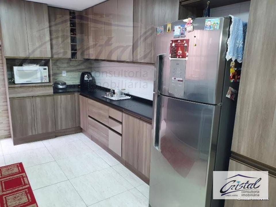 Casa à venda com 6 quartos, 228m² - Foto 21