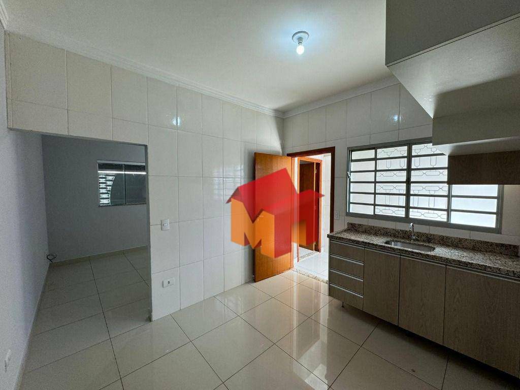 Casa à venda com 3 quartos, 99m² - Foto 1