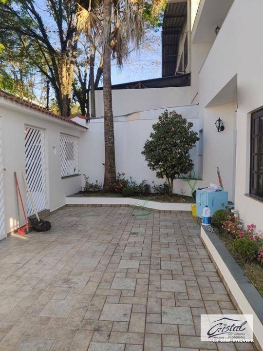 Casa à venda e aluguel com 8 quartos, 270m² - Foto 32