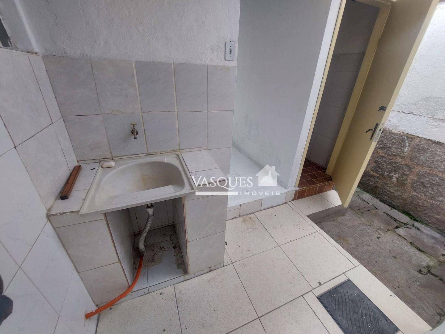 Casa para alugar com 3 quartos, 130m² - Foto 17