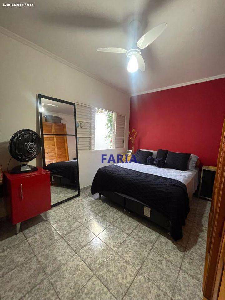 Casa à venda com 3 quartos, 219m² - Foto 10