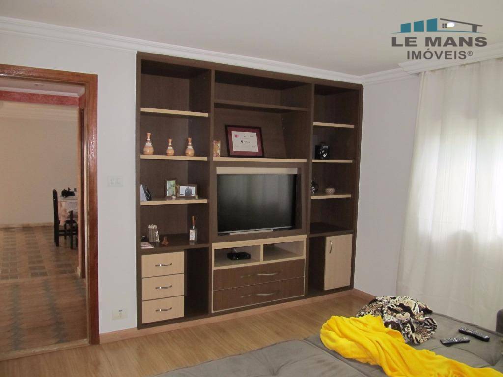 Casa à venda com 3 quartos, 210m² - Foto 4